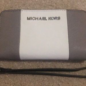 Michael Kors wristlet